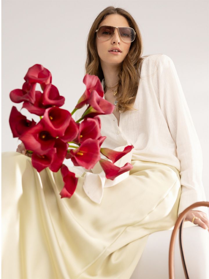 חצאית סטן חלקה בצבע זהב