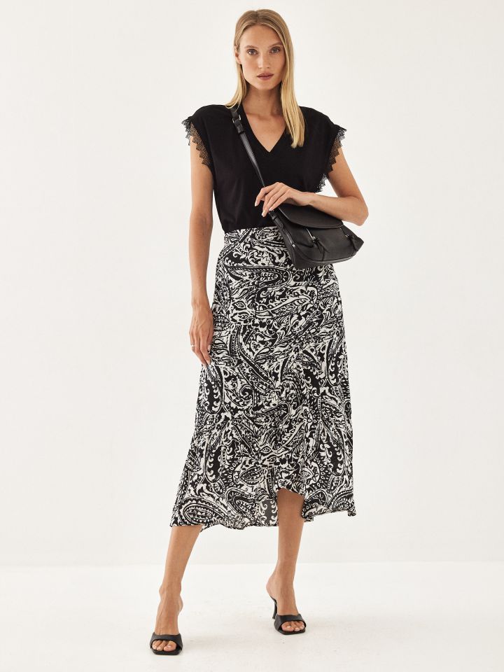 חצאית דפוס מלמלה בצבע שחור/לבן