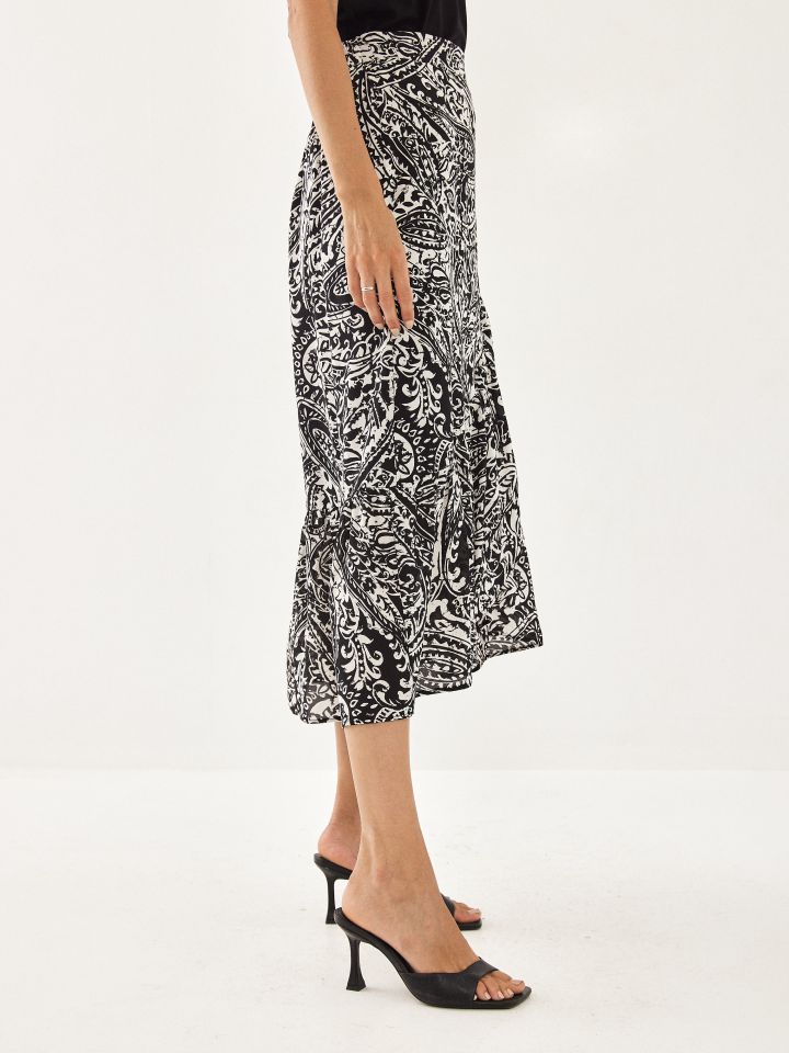 חצאית דפוס מלמלה בצבע שחור/לבן