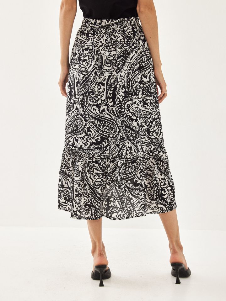 חצאית דפוס מלמלה בצבע שחור/לבן