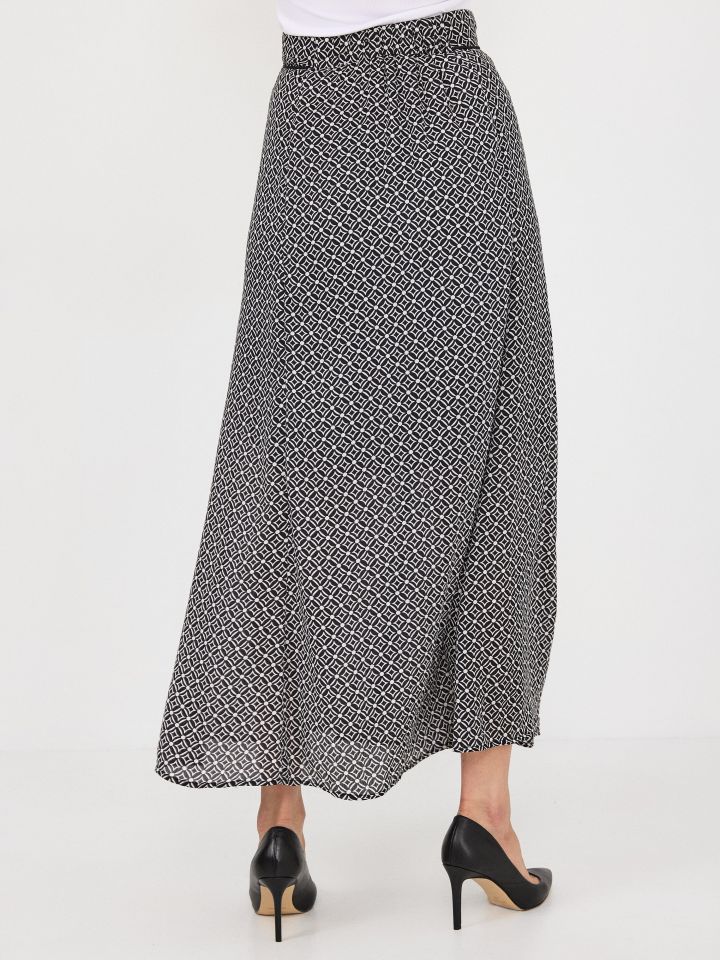 חצאית דפוס גומי בגב בצבע שחור/לבן