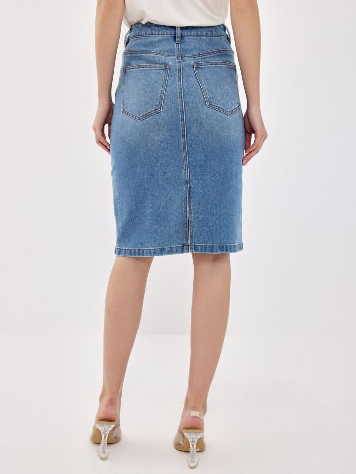 חצאית ג’ינס כיסים בצבע ג’ינס בהיר