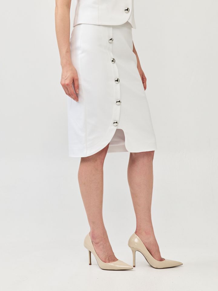 חצאית כפתורי צד LINOR בצבע אופוויט