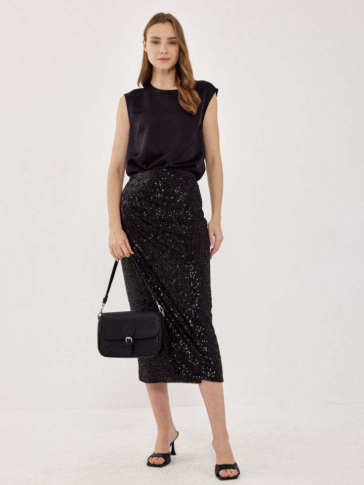 חצאית פייטים מעטפה בצבע שחור