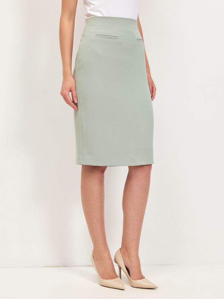 חצאית ברך כיסים בצבע ירוק