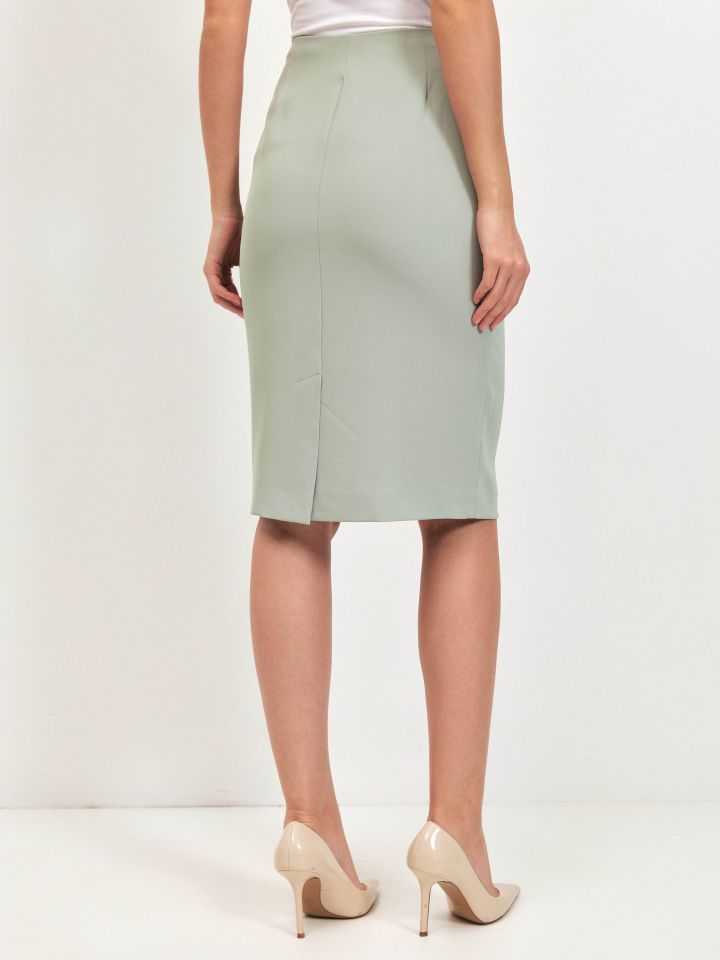 חצאית ברך כיסים בצבע ירוק