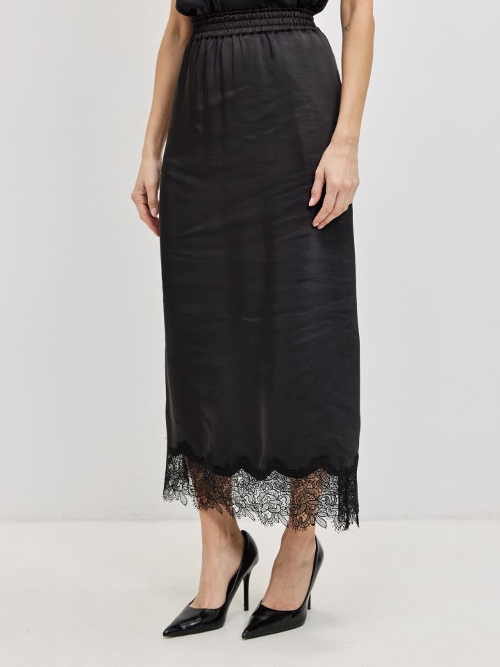 חצאית סטן שילוב תחרה בצבע שחור