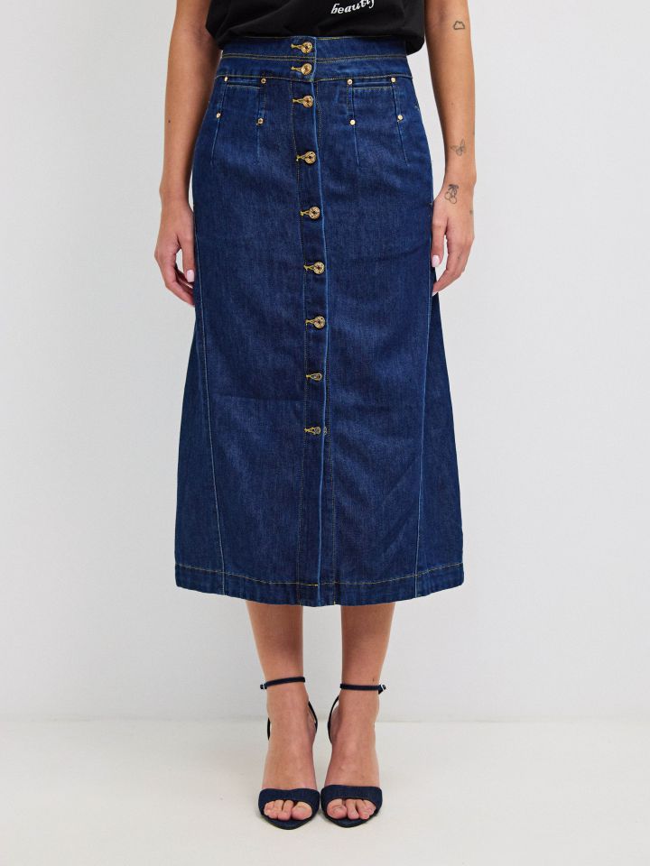 חצאית ג’ינס כפתורים בצבע ג’ינס כהה