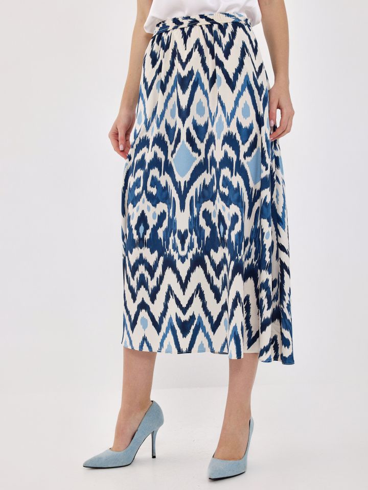 חצאית דפוס בצבע כחול