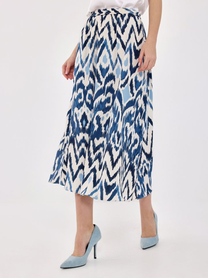 חצאית דפוס בצבע כחול