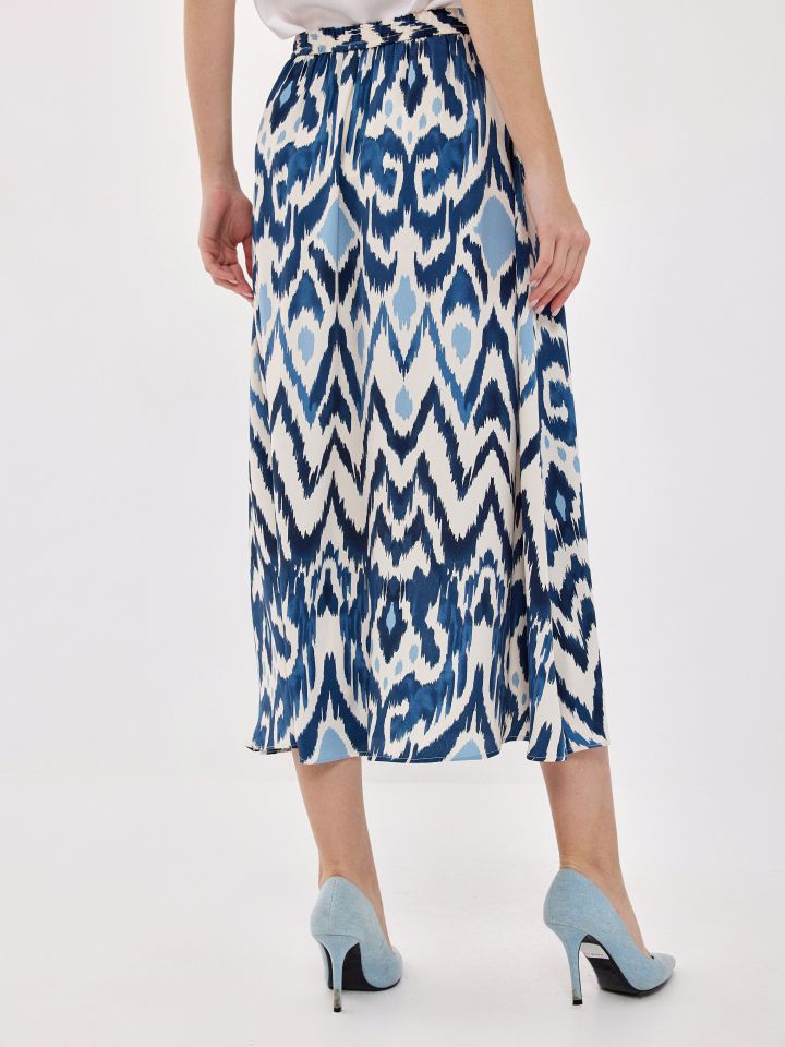 חצאית דפוס בצבע כחול