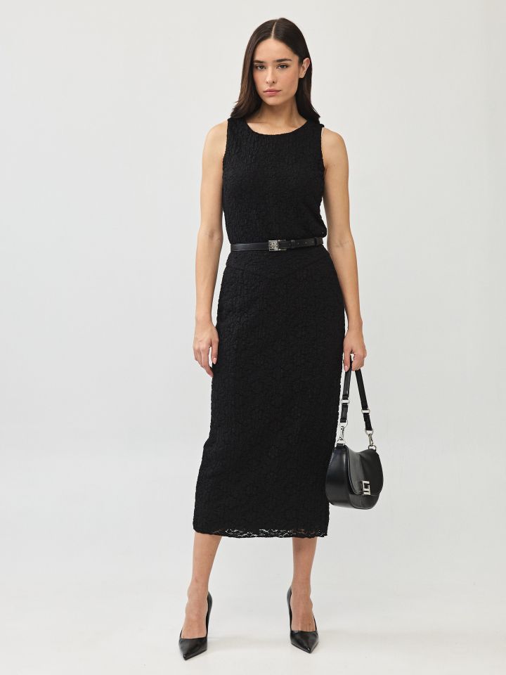 חצאית תחרה בצבע שחור