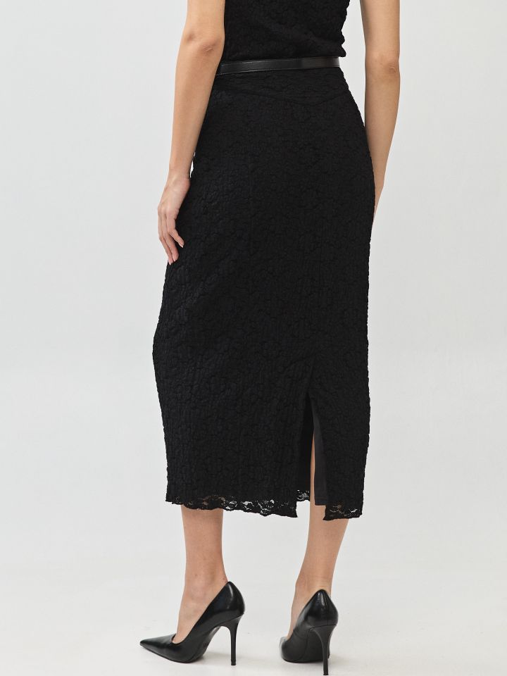 חצאית תחרה בצבע שחור