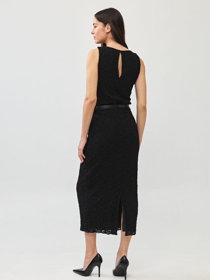 חצאית תחרה בצבע שחור