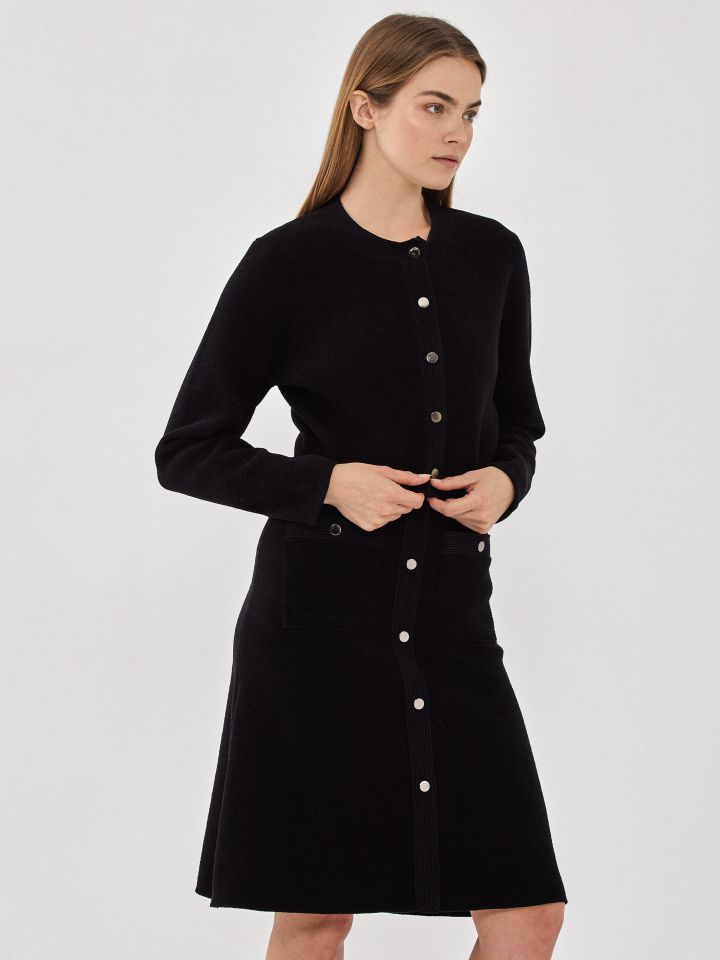 עליונית  סריג מראה שניל בצבע שחור