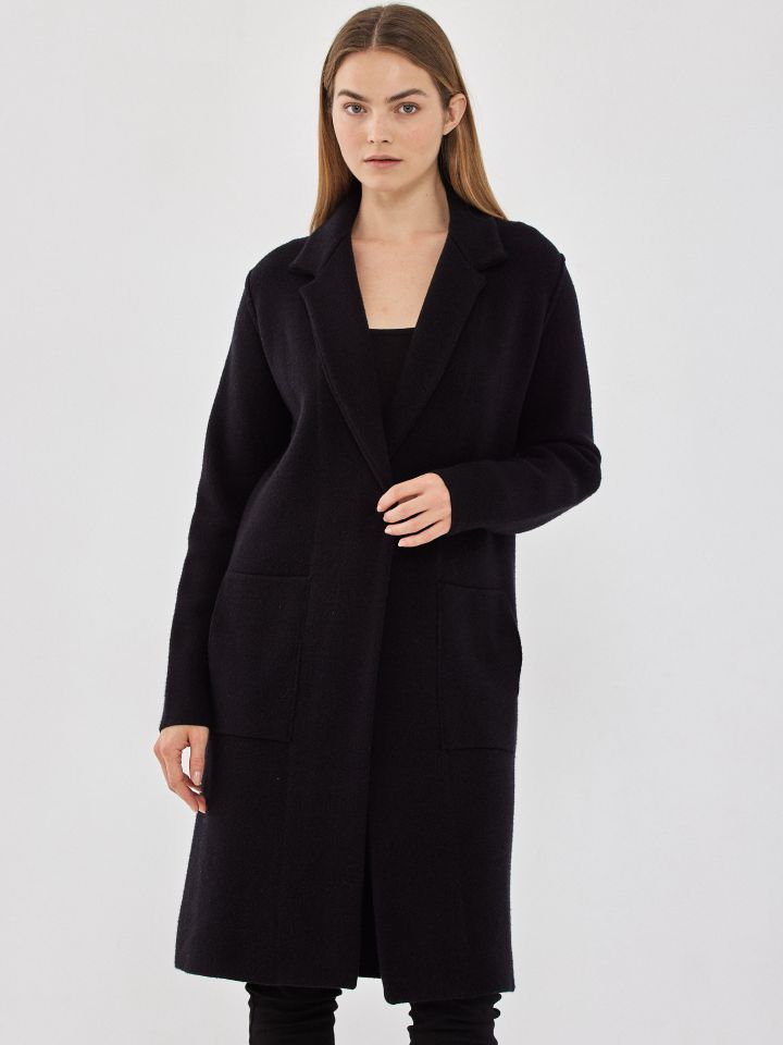 עליונית סריג ארוכה בצבע שחור