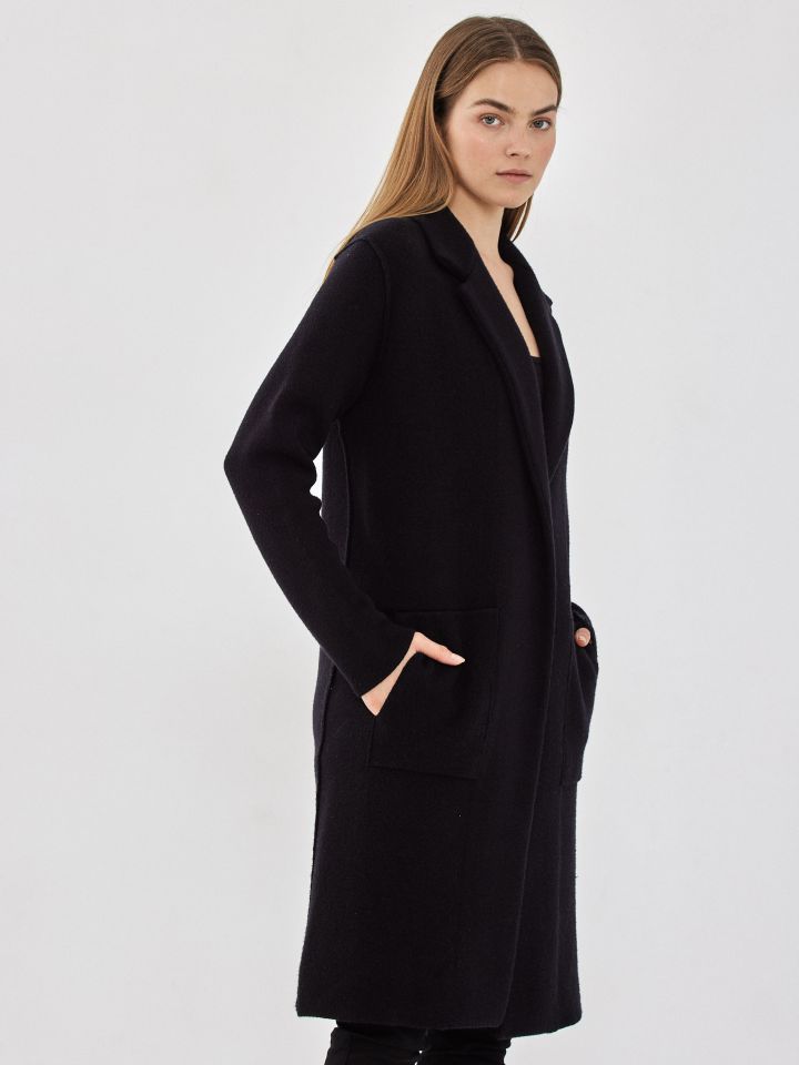 עליונית סריג ארוכה בצבע שחור