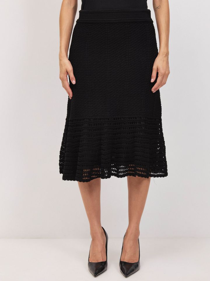 חצאית סריג מלמלה קרושה בצבע שחור