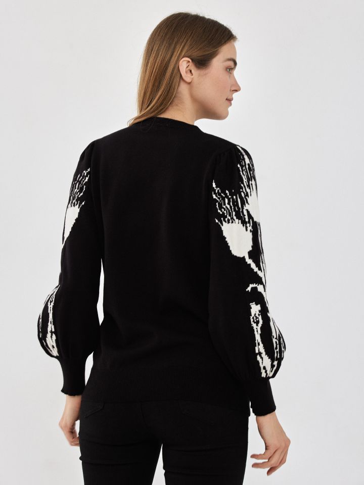 סריג פרחים בשרוולים בצבע שחור/לבן