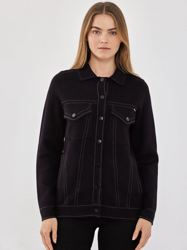 עליונית  סריג כיסים LIA בצבע שחור