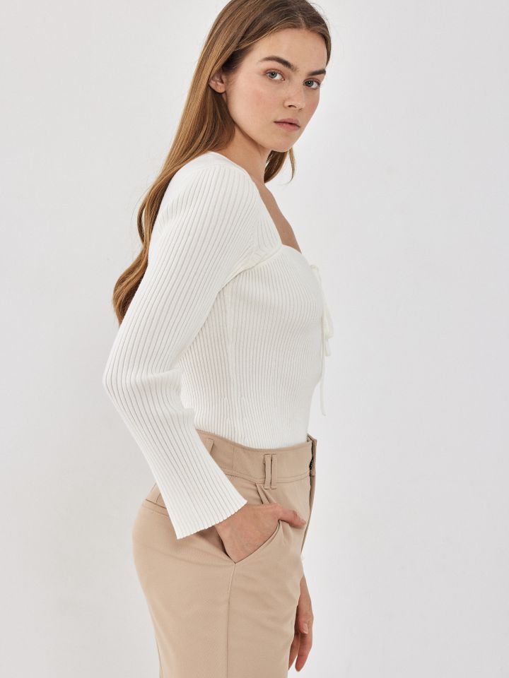 סריג LIA בצבע לבן