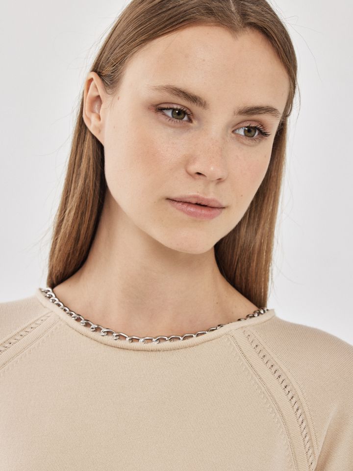 סריג פתח שרשרת בצבע בז’ בהיר