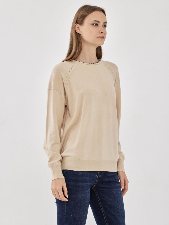 סריג פתח שרשרת בצבע בז’ בהיר