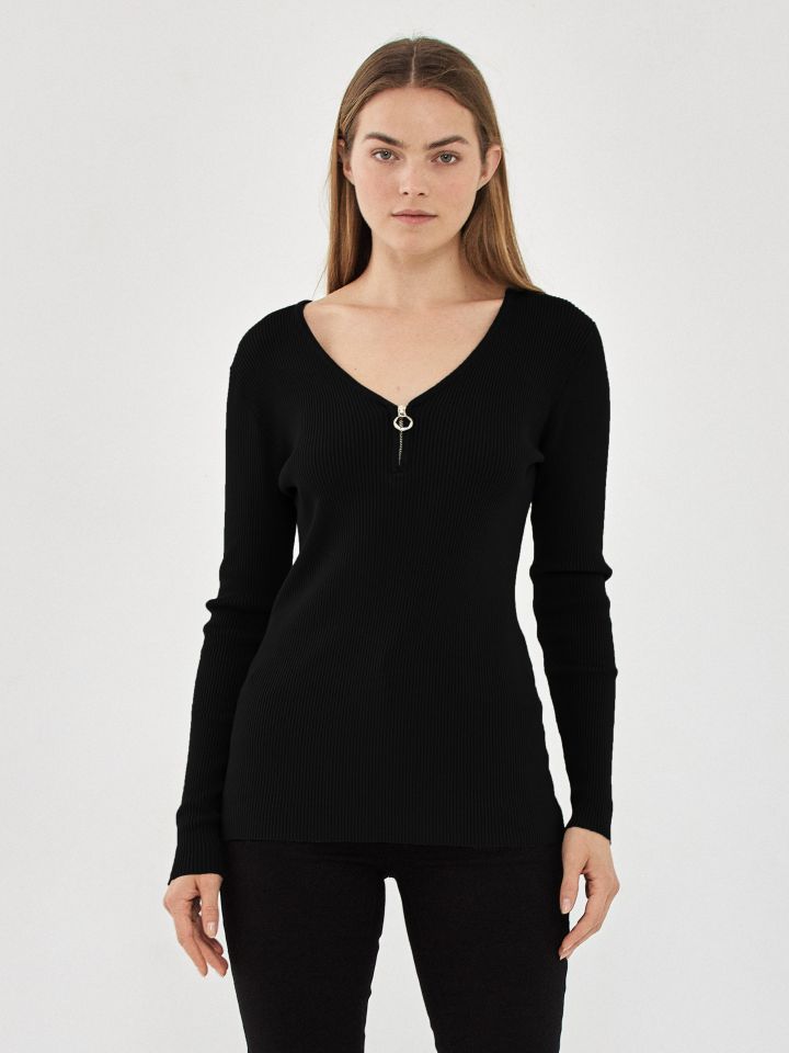 סריג V רוכסן PROMO בצבע שחור