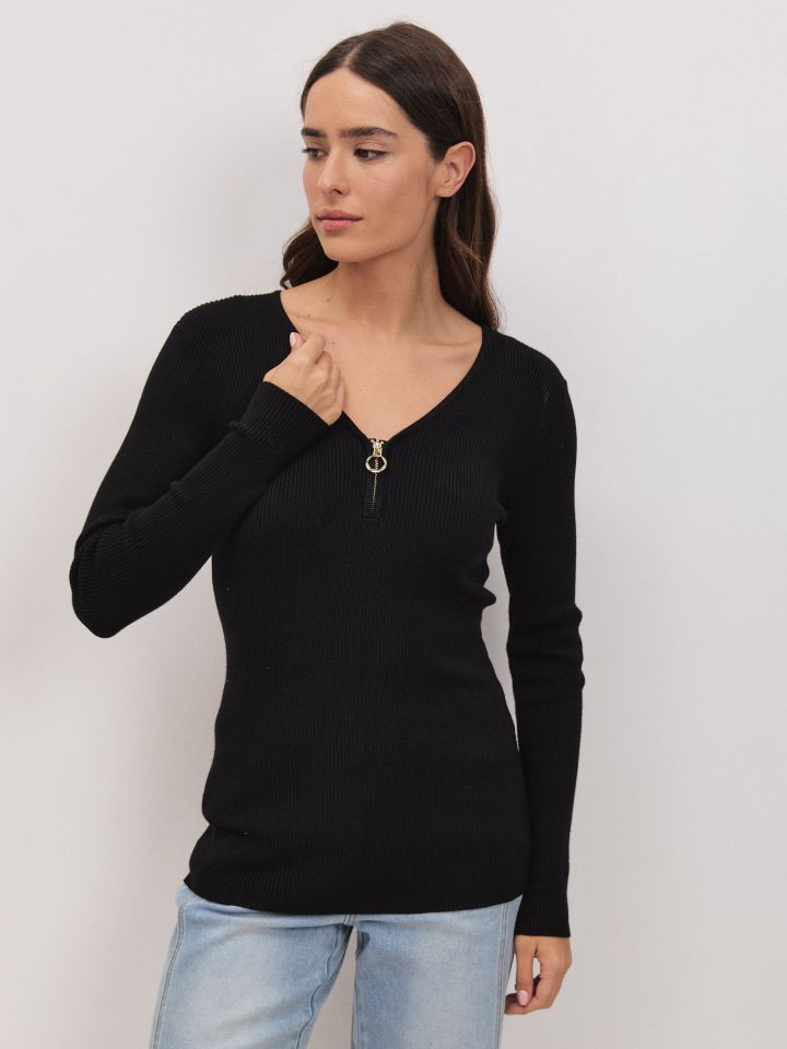 סריג V רוכסן PROMO בצבע שחור