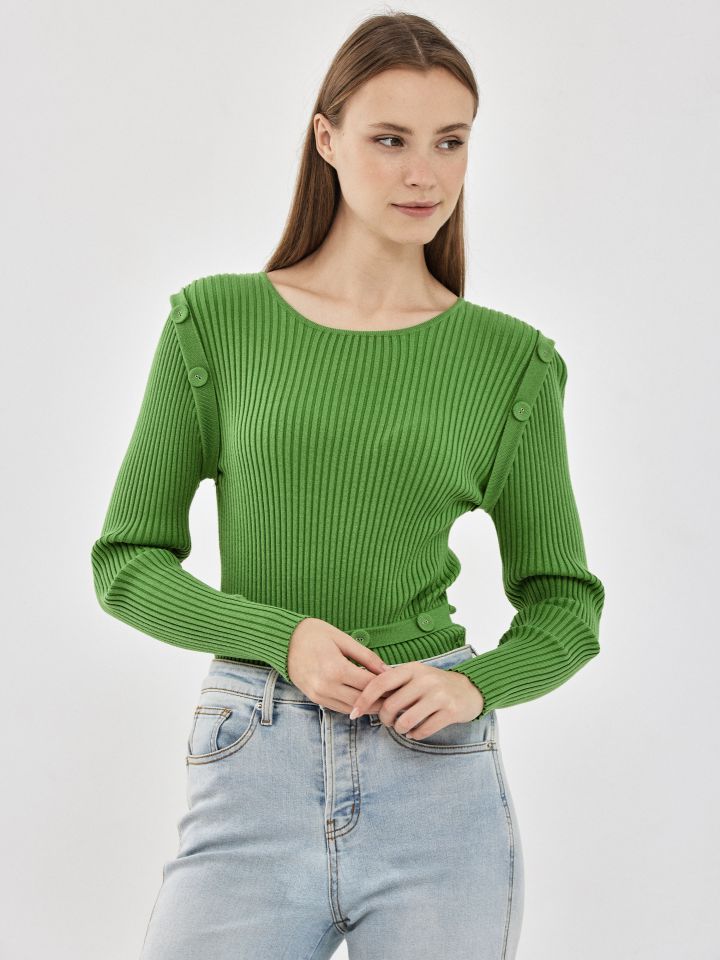 סריג כפתורים בצבע ירוק דשא