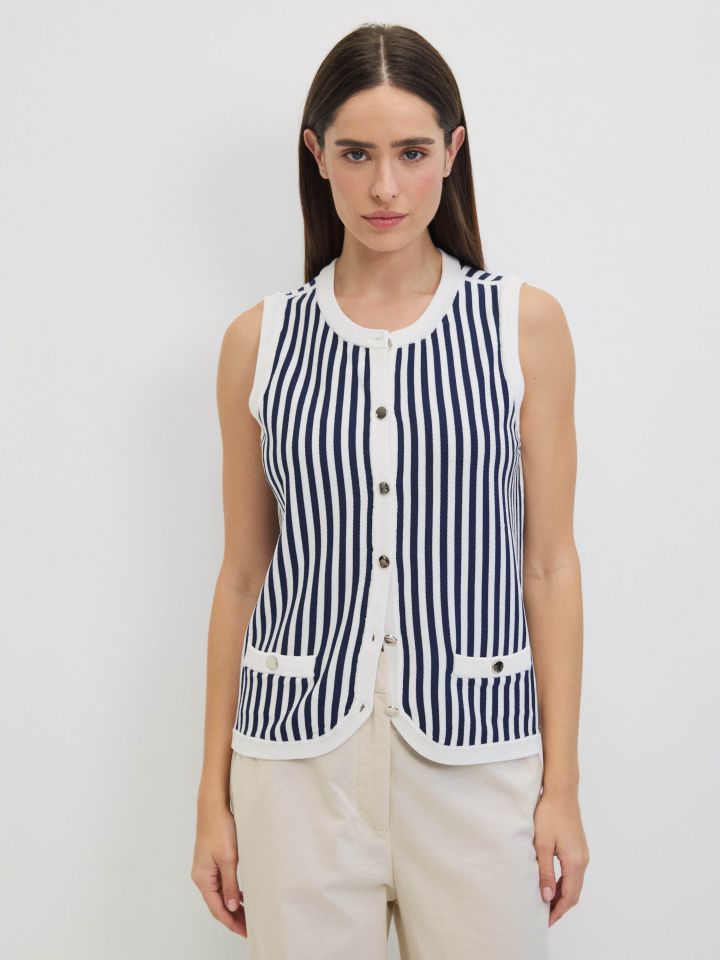 וסט סריג פסים בצבע נייבי