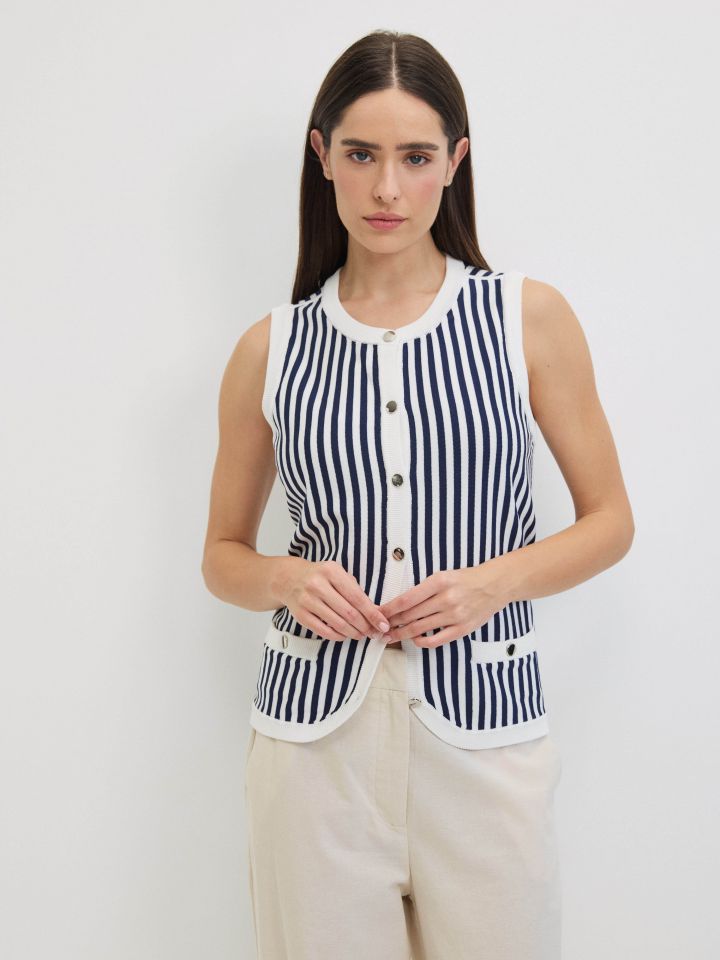 וסט סריג פסים בצבע נייבי