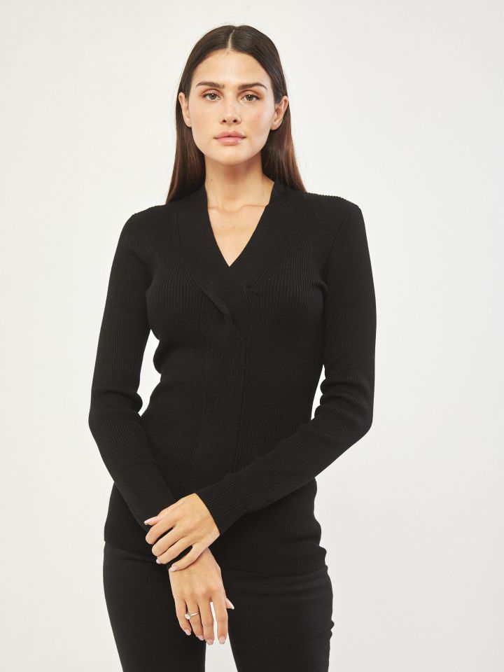 סריג V ריב פתח צמה בצבע שחור