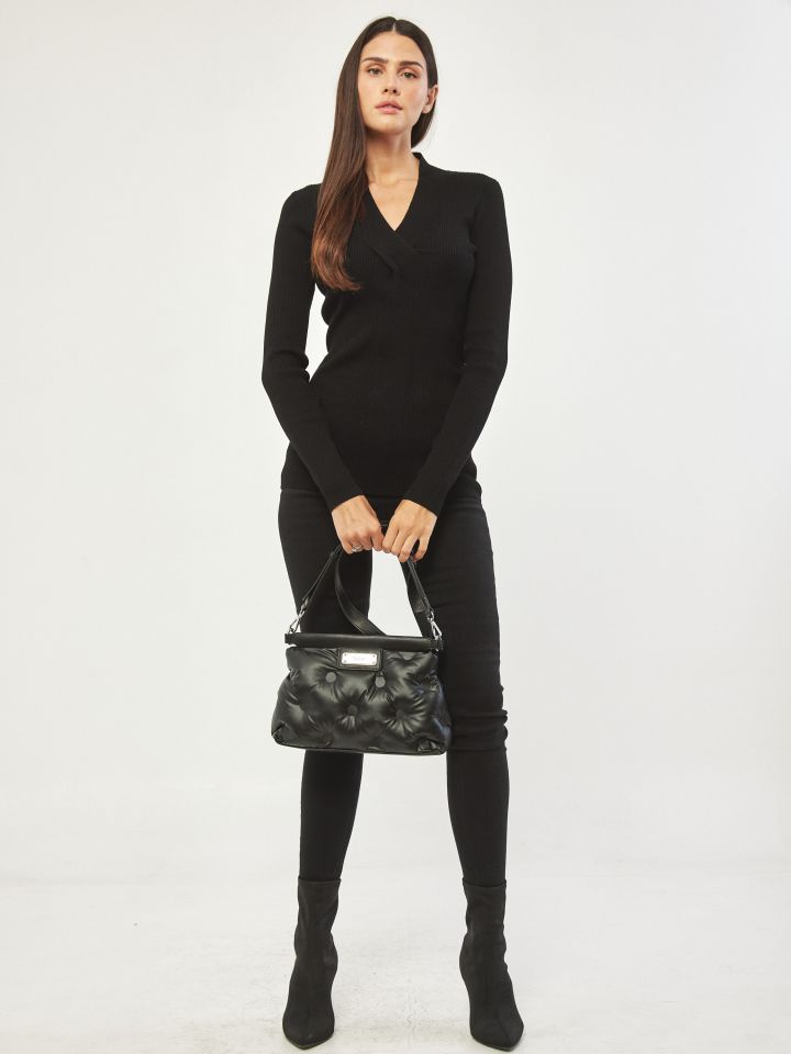 סריג V ריב פתח צמה בצבע שחור