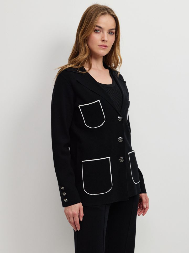 עליונית סריג דו קולור בצבע שחור