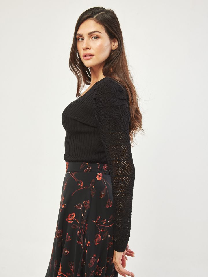 סריג V קרושה בשרוול בצבע שחור