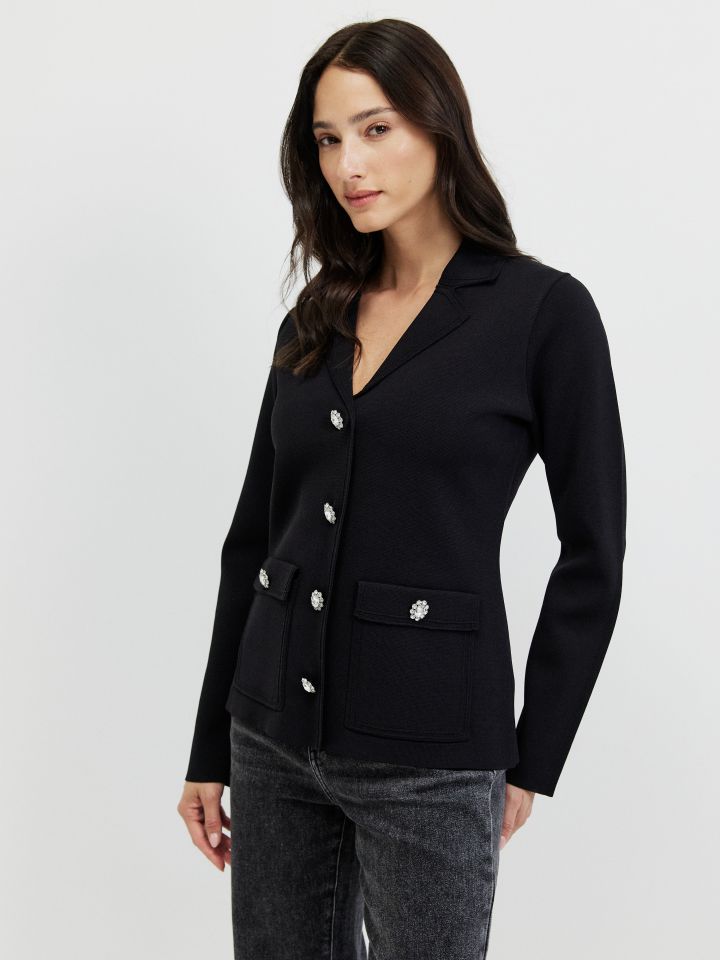 עליונית סריג כפתורי דמוי יהלומים בצבע שחור