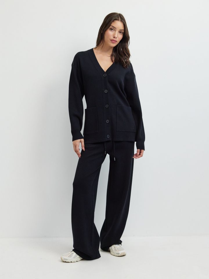 חליפת פנאי סריג EDEN בצבע שחור