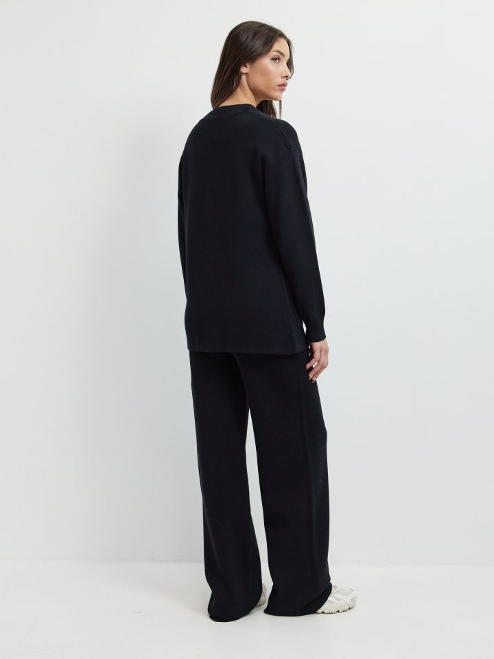 חליפת פנאי סריג EDEN בצבע שחור