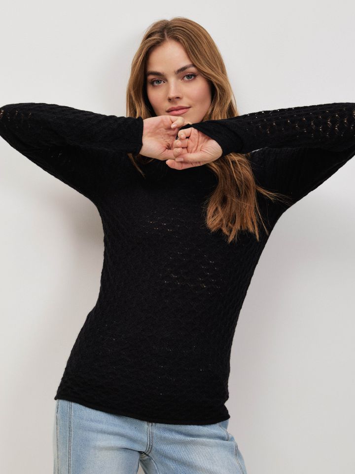 סריג קרושה  LIA בצבע שחור