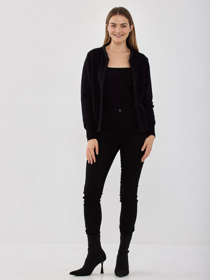 עליונית סריג יהלומים EDEN בצבע שחור