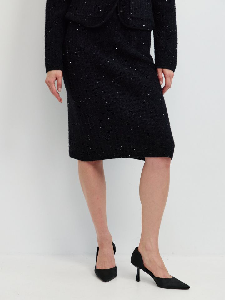 חצאית סריג פייטים בצבע שחור