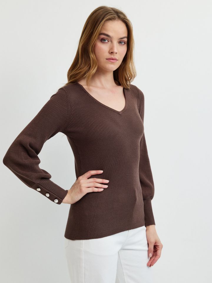 סריג V כפתורים PROMO בצבע חום בהיר