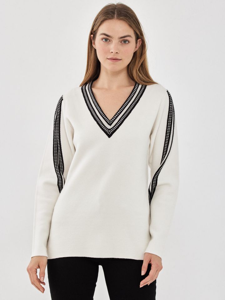 סריג V שילובים ROMI בצבע אופוויט