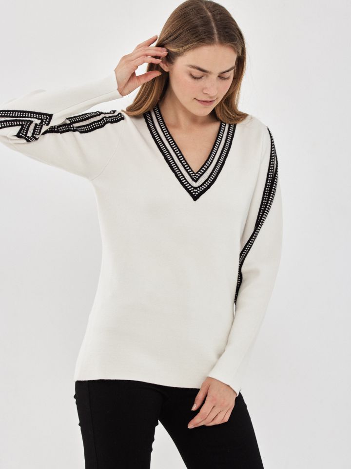 סריג V שילובים ROMI בצבע אופוויט