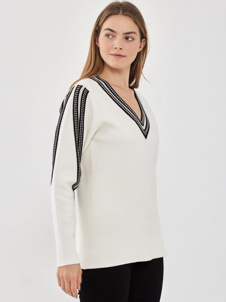 סריג V שילובים ROMI בצבע אופוויט