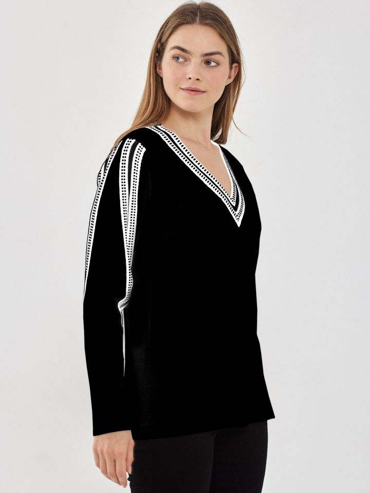 סריג V שילובים ROMI בצבע שחור