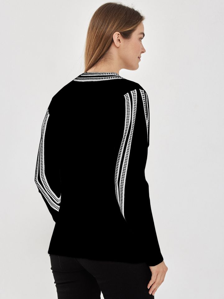 סריג V שילובים ROMI בצבע שחור