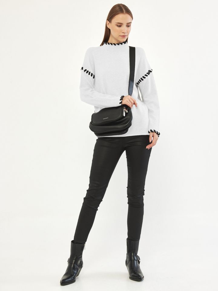 סריג חצי גולף חוט שילוב בצבע אופוויט