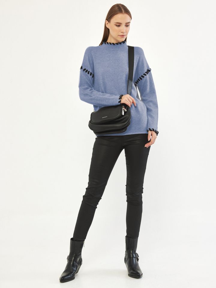 סריג חצי גולף חוט שילוב בצבע תכלת